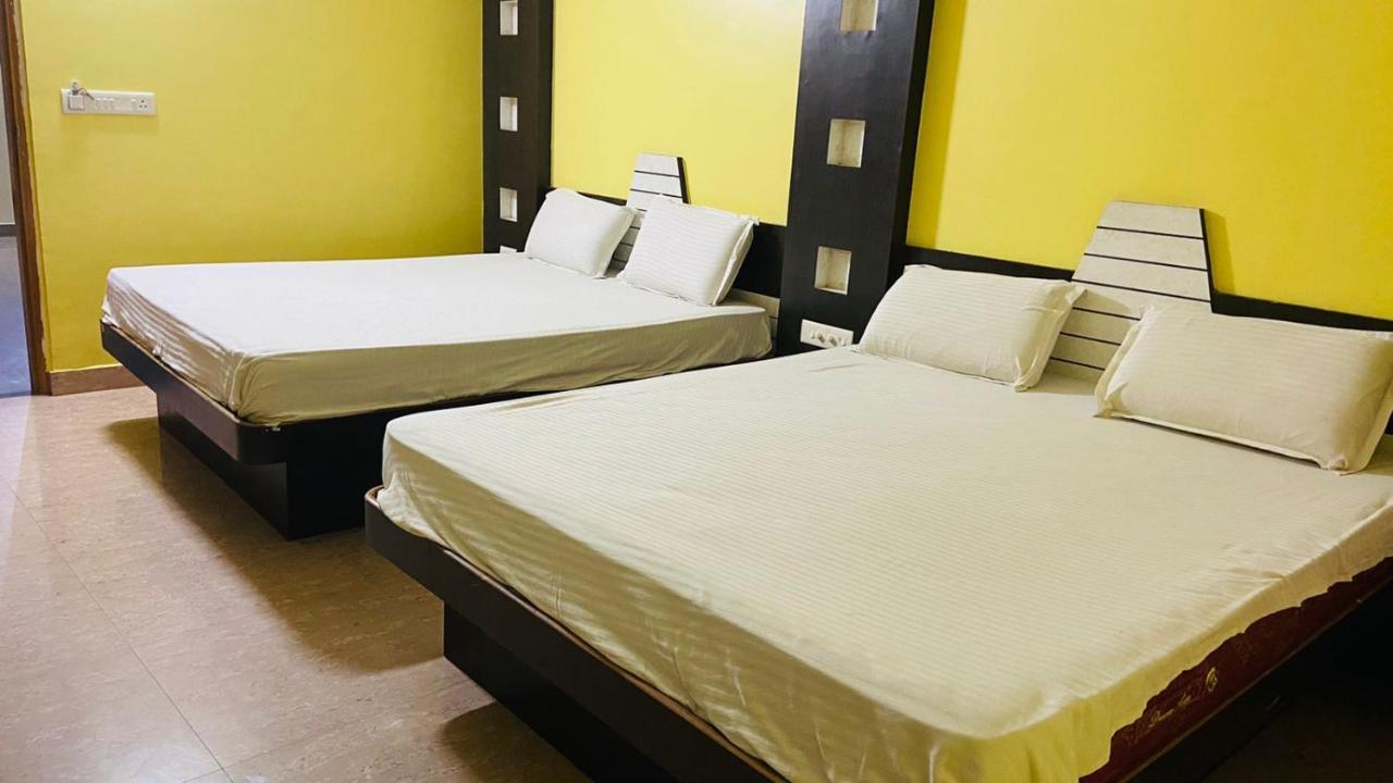 Hotel M J Residency Puri Exterior foto